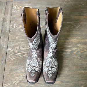 Women’s western boots with floral designs